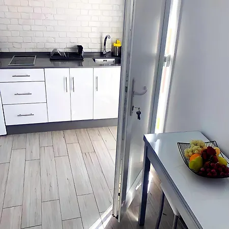 Estudios Contemporaneos Y Centricos Solo Familias Parejas アパート コニル・デ・ラ・フロンテラ